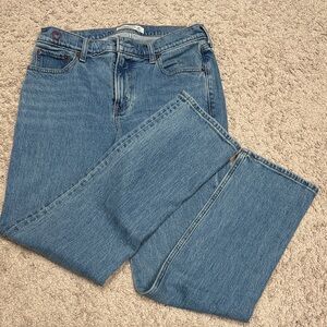 Abercrombie & Fitch Mid-Rise 90s Straight